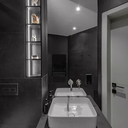 Modern House In With Panoramic Forest View 15 Min From Old Town *