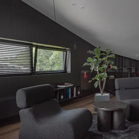 Апартаменти Modern House In With Panoramic Forest View 15 Min From Old Town