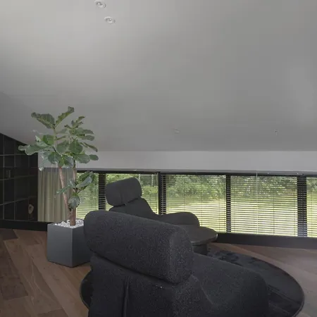 Апартаменти Modern House In With Panoramic Forest View 15 Min From Old Town *