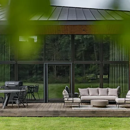 Апартаменти Modern House In With Panoramic Forest View 15 Min From Old Town