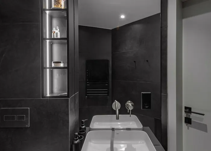 Modern House In With Panoramic Forest View 15 Min From Old Town *